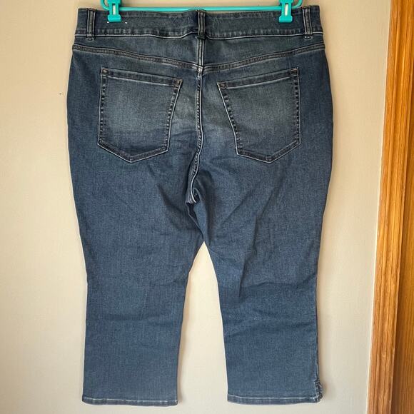 Lane Bryant Medium Wash Flared Jean Capris Size 22 - Picture 2 of 12